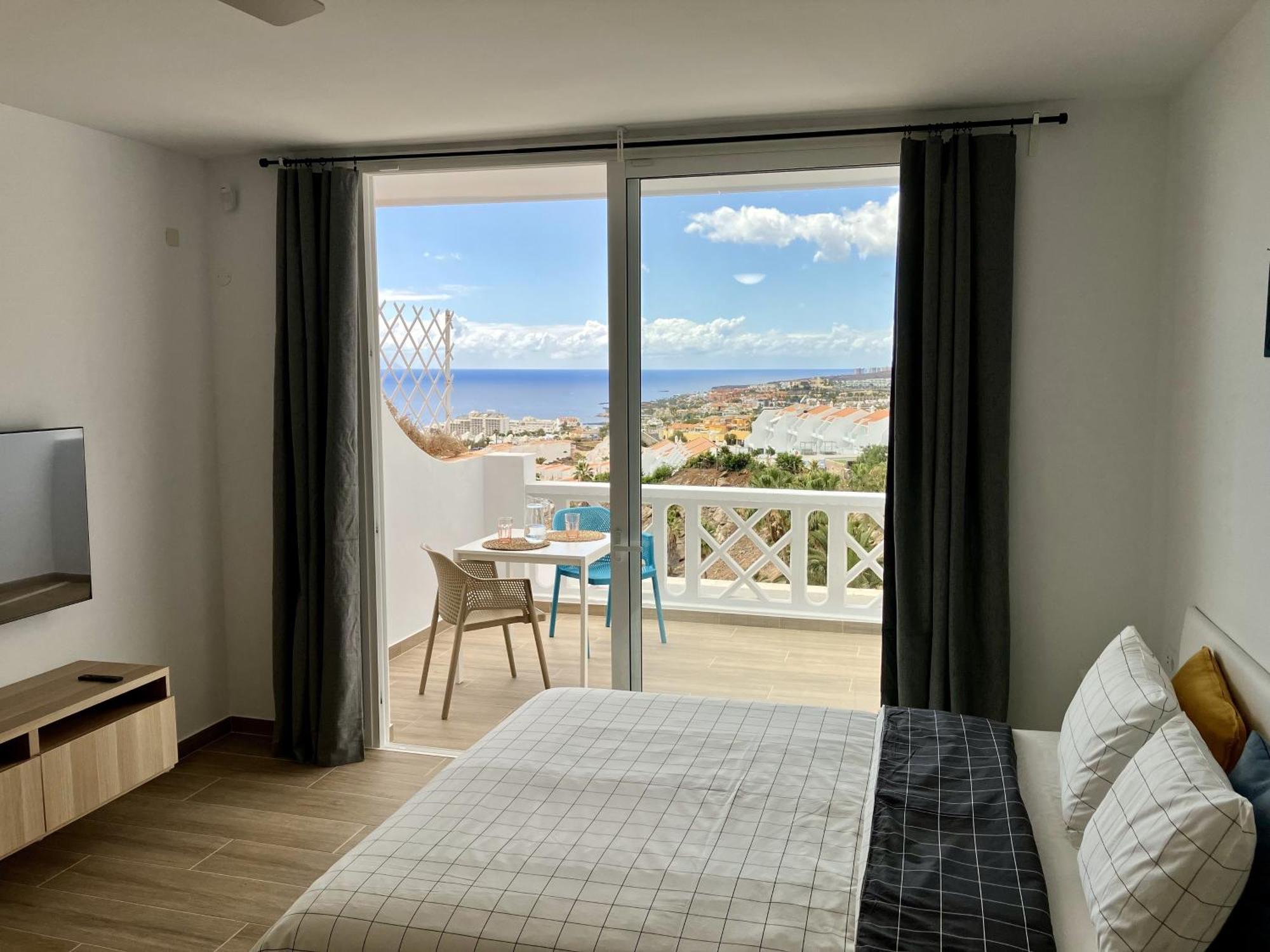 Costa Adeje - Modern Apartment With Terrace Views Of Ocean & Sunset Costa Adeje (Tenerife) Exterior foto